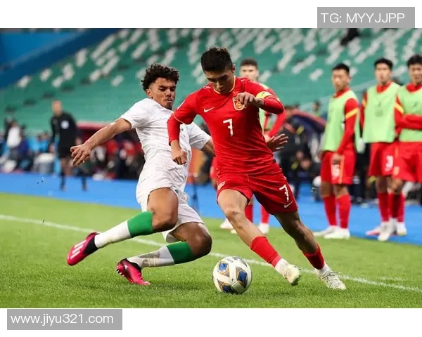 足球明星海报艾菲尔丁的魅力与传奇故事揭示了运动与艺术的完美结合 足球明星海报艾菲尔丁的魅力与传奇故事揭示了运动与艺术的完美结合